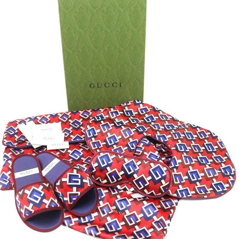 Gucci Geometric G Print Travel Set 100% Silk Eye Mask Air Pillow Slippers